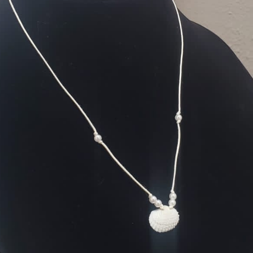 White Seashell and Pearls Necklace.Seashell Pendant Necklace For Women Fashion🌴